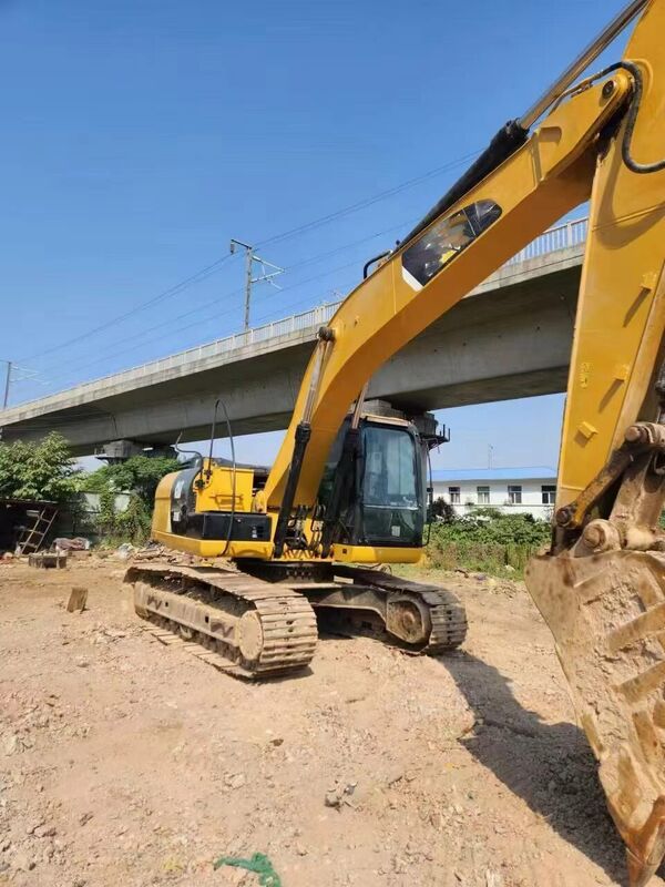中古 鉄筋 掘削機 中国製 21.69T 優れた状態 容量 1m3 定位電源 104kW 建設用