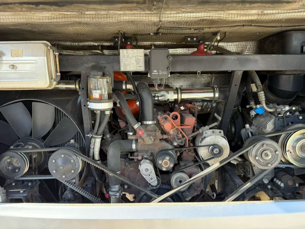 Used Coach Bus Yutong Zk6122 Yuchai 330hp  Leaf Spring 51 Seats  Lux Transport With Air Condition