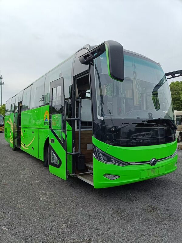 中古コーチバス 宇通 ZK6127 濰柴ユーロ6 リーフスプリング 50席 2023年製 ラグジュアリー輸送 エアコン付き シャトルまたは長距離用