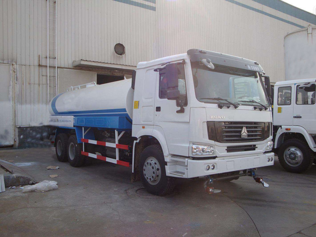 9760×2500×2990mm使用された給水車は、秒針水18立方メートルをトラックで運びます