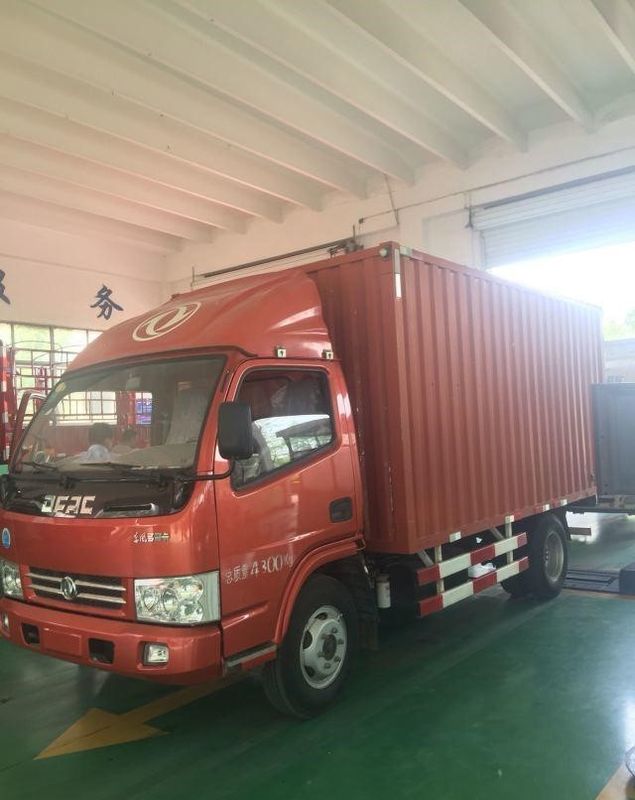 Dongfeng Duolikaは2014年ダンプ トラックを4×2ドライブ モードおよびJMエンジンによってなされた使用しました