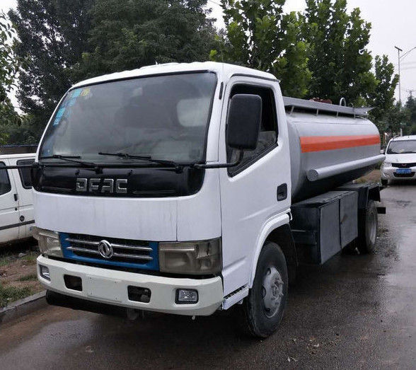 5-16トンは石油タンカーDONGFENG/FOTON/HOWOのブランドのディーゼル燃料のタイプを使用しました