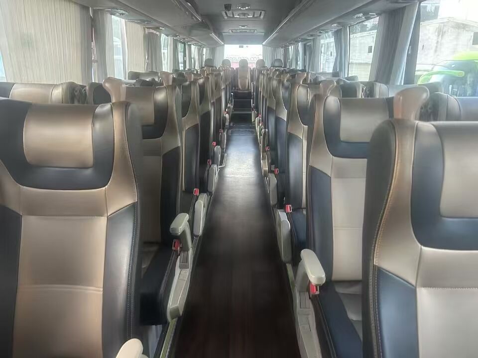 中古yutong 6122 54席コーチバス濰柴ディーゼルエンジン中古ツアー旅客バスアフリカ用