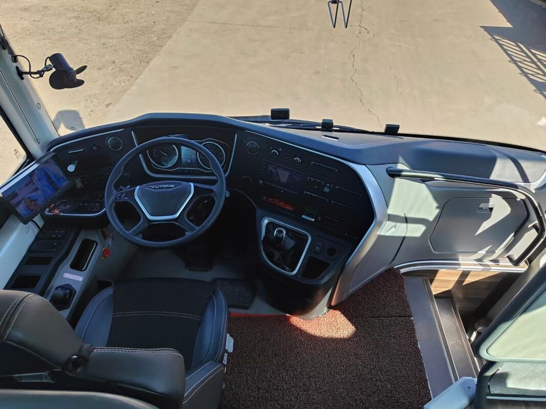 中古 ユートンZK6117 バス ワイチャイ ディーゼル エンジン 双ドア 50席 高級ツアーコーチ LHD 販売