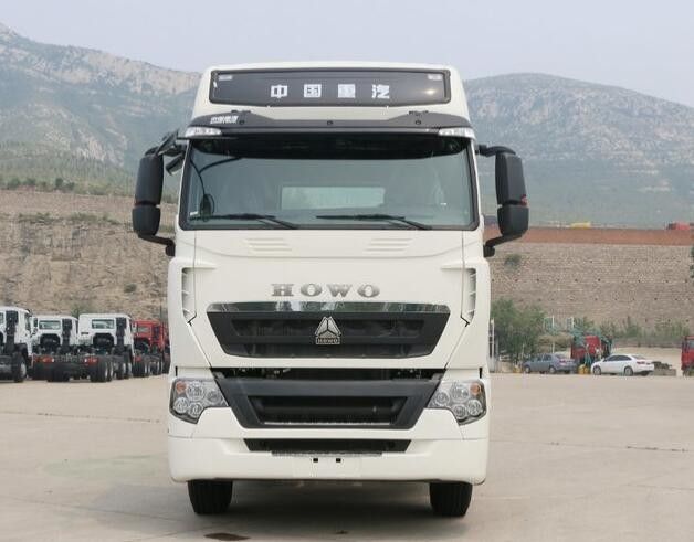 HOWO T7Hは交互計算397kWエンジン力の頑丈なトラック6x4ドライブを使用した
