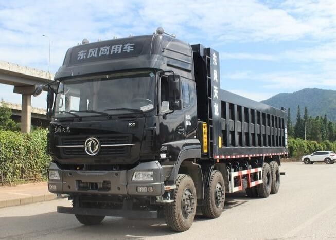 8x4ドライブ420HPユーロIV/Dongfeng Cummins EngineのVによって使用される仕事のトラック
