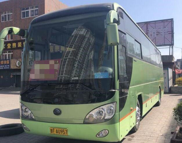 相互使用されたYutongはZk 6107モデル55座席任意色をバスで運ぶ