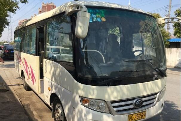 ユーロIIIのディーゼル機関のYutongの小型バスは2011年23の座席自動ギヤ ボックスを使用しました