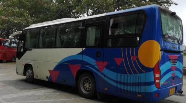 39の座席260HPは2010年8995 x 2480 x 3330mm Yutongバス100km/H最高速度を使用しました