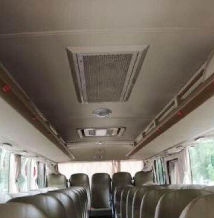 39の座席260HPは2010年8995 x 2480 x 3330mm Yutongバス100km/H最高速度を使用しました