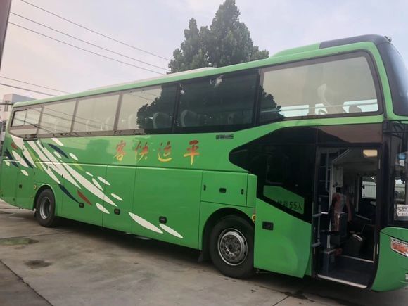 ディーゼルは6126 LHD乗客バス55座席を2015年のYutong第2手バス使用しました