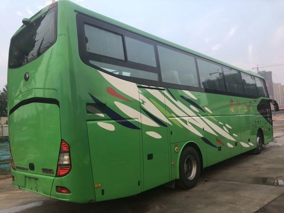 ディーゼルは6126 LHD乗客バス55座席を2015年のYutong第2手バス使用しました