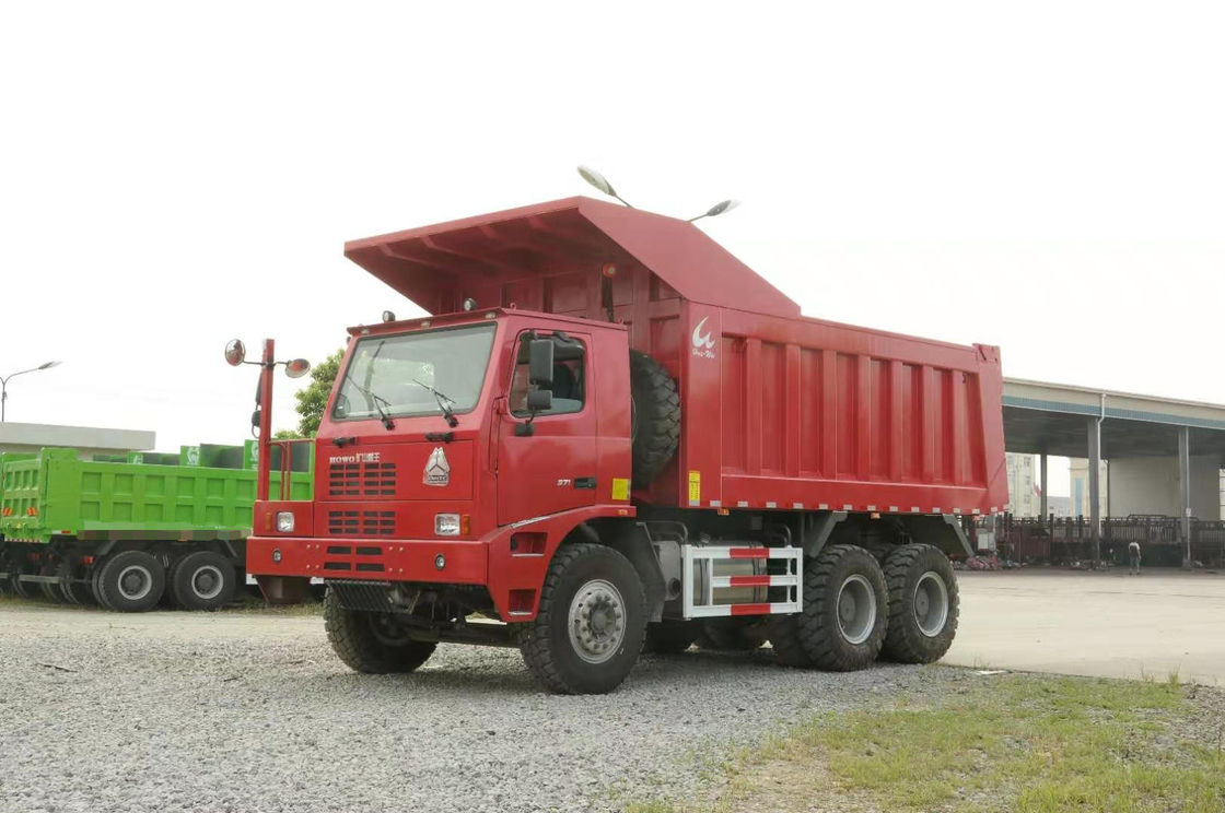 371HP運転Sinotruckによって使用されるダンプ トラック50 - 70のトンのMinningのダンプ トラックの左手の