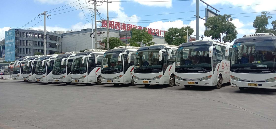 2015年ディーゼル168kw Kinglong XMQ6898はコーチ バス39/45座席贅沢な座席を使用した
