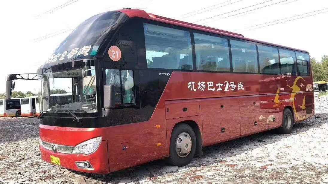 247kwディーゼル油は50の座席2015年によって使用されるYutong ACのYuchaiエンジンの低いキロメートルのユーロIIIの鋼鉄シャーシをバスで運ぶ