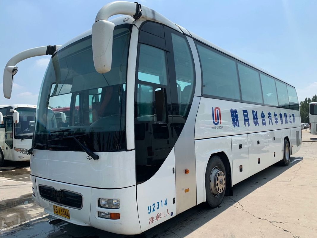 販売のためのYutong使用されたバスはZK6122両開きドア51Seatsの鋼鉄シャーシのユーロIIIのよい状態を模倣する