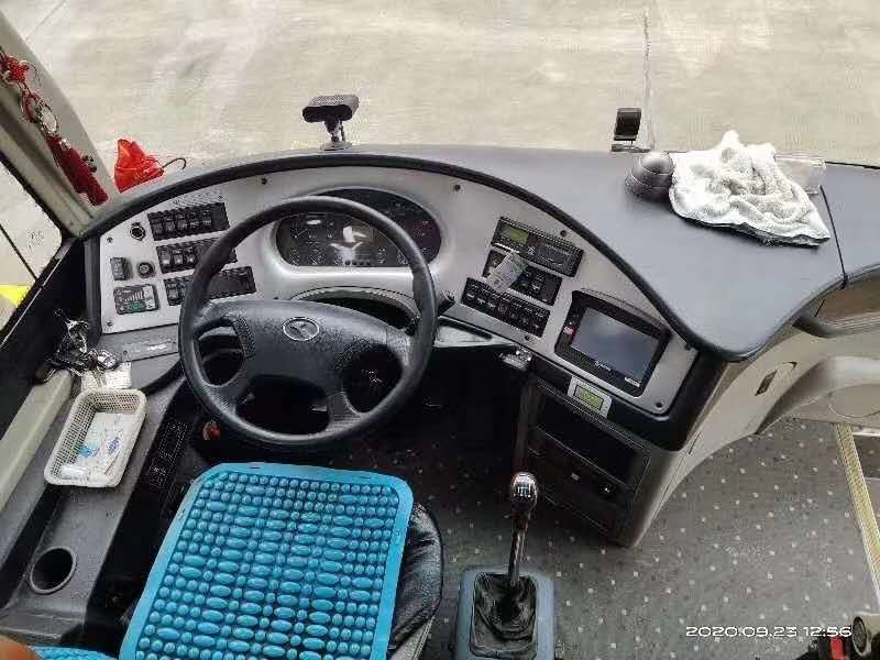 Kinglong RHD Deiselエンジン53の座席AC両開きドアが付いている233kwによって使用されるコーチ バス