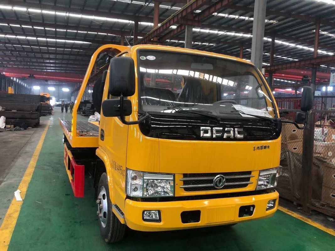 ユーロ3台のDongfeng 95HP 6の車輪の道救助のレッカー車3トン5トン6トン