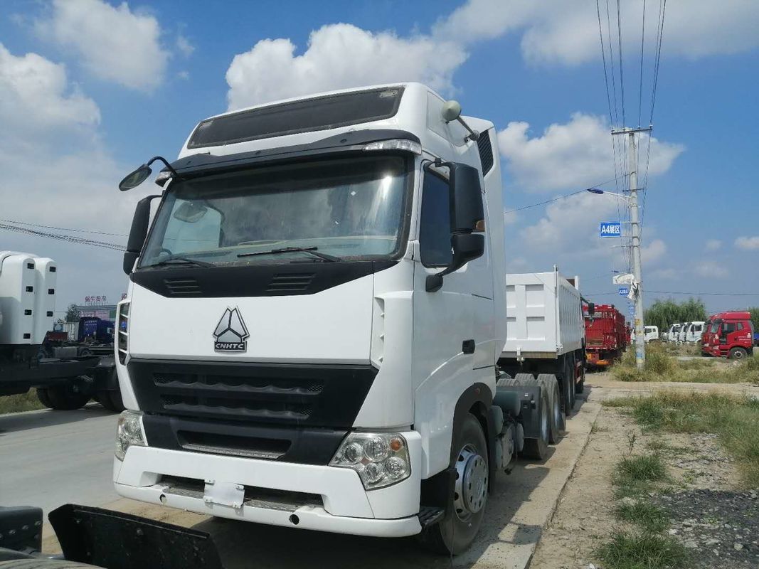 異なった色の中国Sinotruk Howo A7のトラクターのトラックの頭部6x4