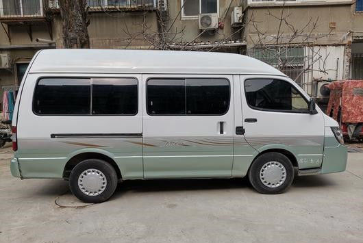 2013の年6の座席ガソリンJINBEI Hiace 2.0は小型バスを事故使用しなかった