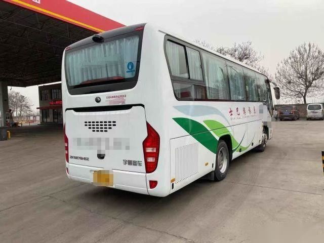 残されたステアリング単一のドアのエアバッグのシャーシは贅沢なVIPバスがYutongバス ブランドZK6908 38の座席を使用した使用された乗客を着席させる
