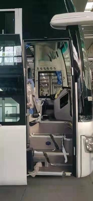 昇進の後部エンジンの55の座席白い色のYutong真新しいバスZK6122H9