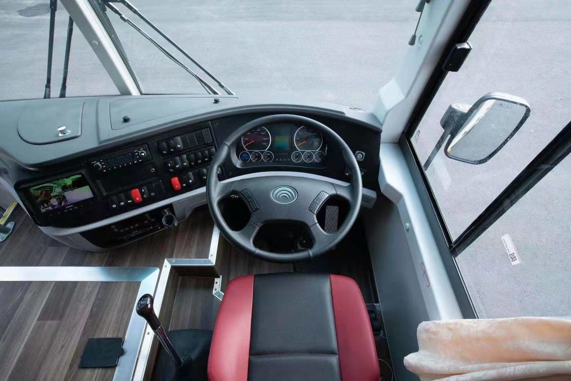 昇進の後部エンジンの58の座席白い色の真新しいYutongバスZK6126倍の車軸