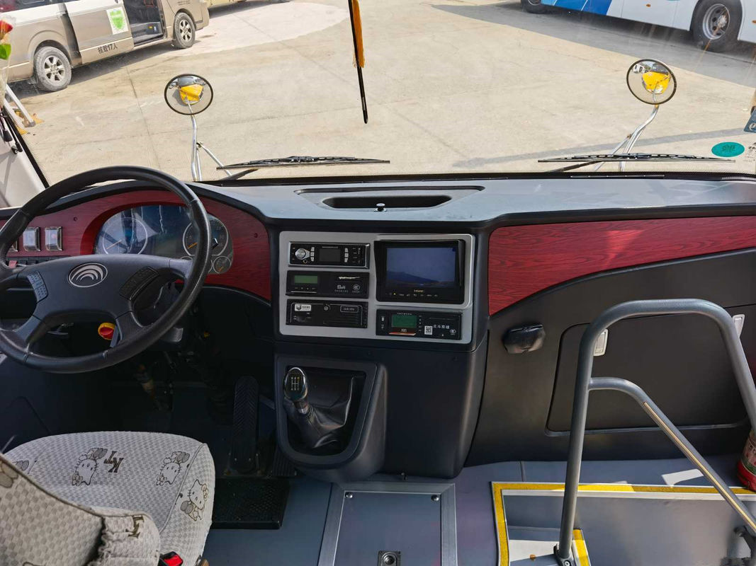 2014年によって使用されるYutongがZK6729Dのディーゼル機関をバスで運ぶ41の座席は事故を操縦しないスクール バスLHDの運転者を使用した