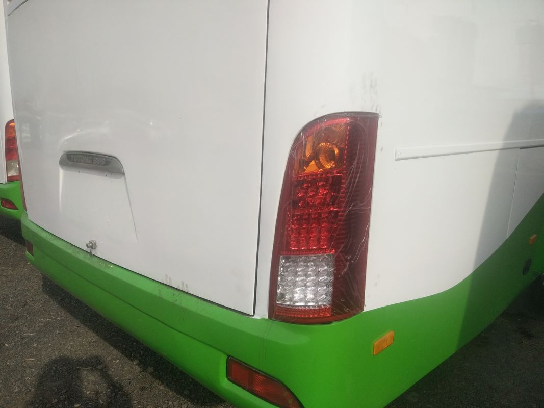 55の座席は2013年事故を操縦しないYutongバスZK6112Dディーゼル機関LHDの運転者を使用した