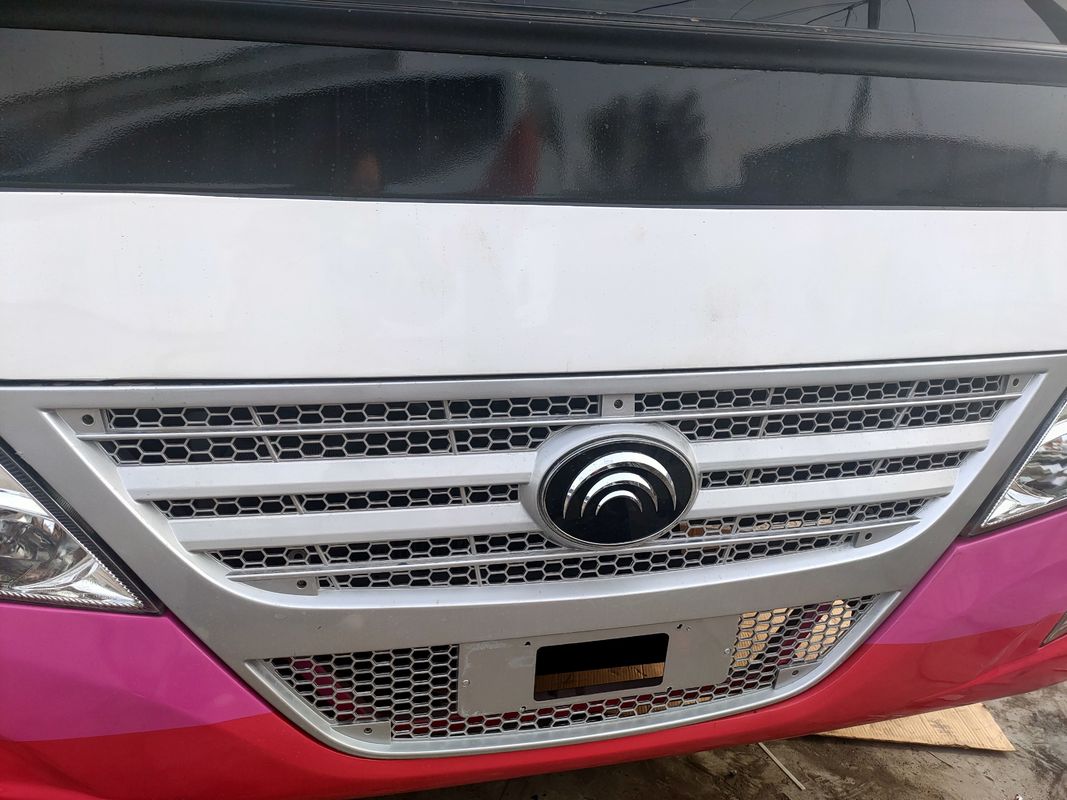 57の座席は2014年事故を操縦しないYutongバスZK6112Dディーゼル機関LHDの運転者を使用した