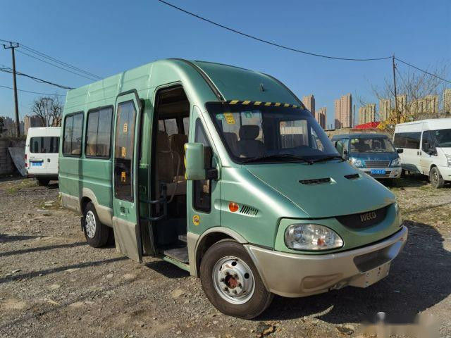 中古ミニバス 17人座 2.8T ディーゼルエンジン 電気ゲート ユーロIII