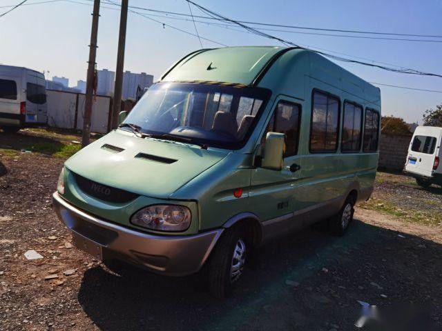 中古ミニバス 17人座 2.8T ディーゼルエンジン 電気ゲート ユーロIII
