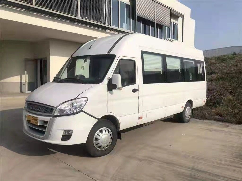 ホワイトブランド 中古 新型ミニバス 15席 129hp ディーゼル 2016-2017年