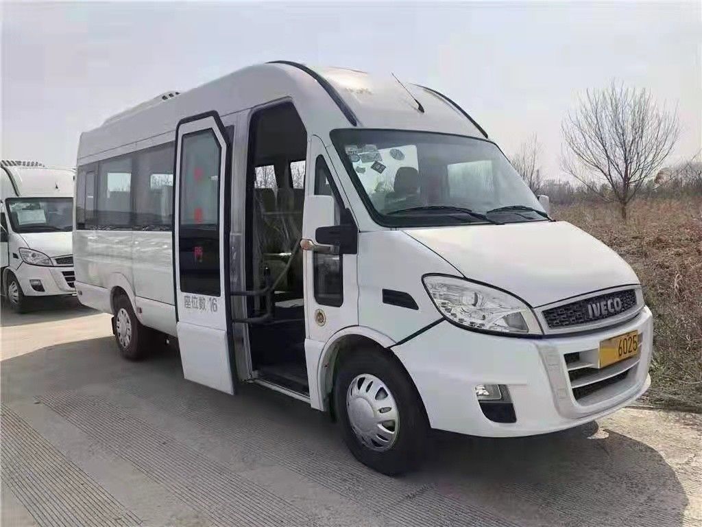 ホワイトブランド 中古 新型ミニバス 15席 129hp ディーゼル 2016-2017年