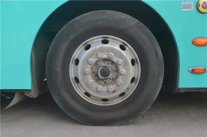 都市バスZhongtong使用されたLCK6950 27/62の座席はコーチ バス164kwユーロIV Qijiangの変速機を使用した