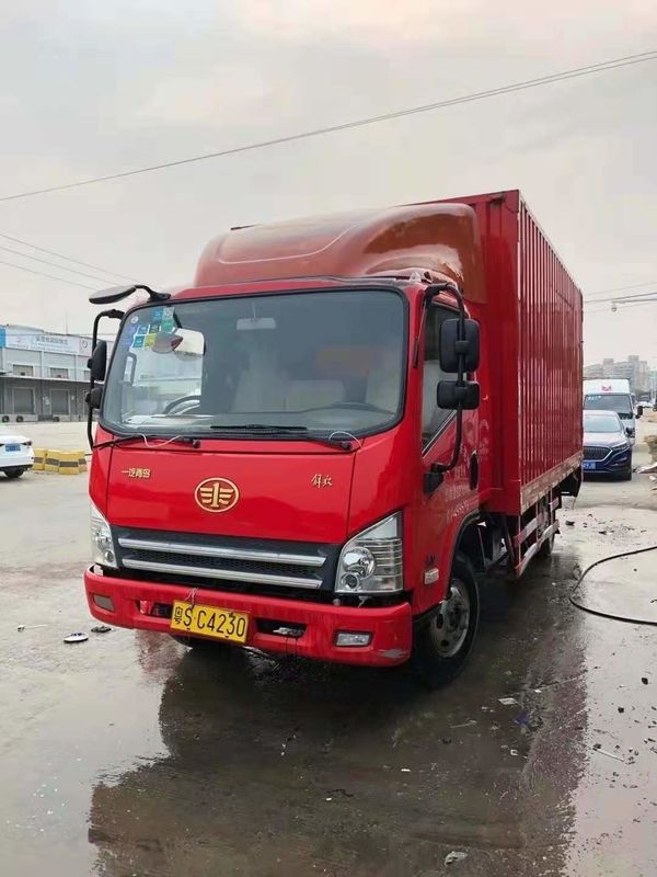 使用されたFAWヴァンCargo Truck 140HP 5.2M大きい容量4x2秒針2018年