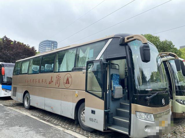 2015年47の座席によって使用される客車の金ドラゴンのブランドXML6103J38モデル232HP力の左手のステアリング