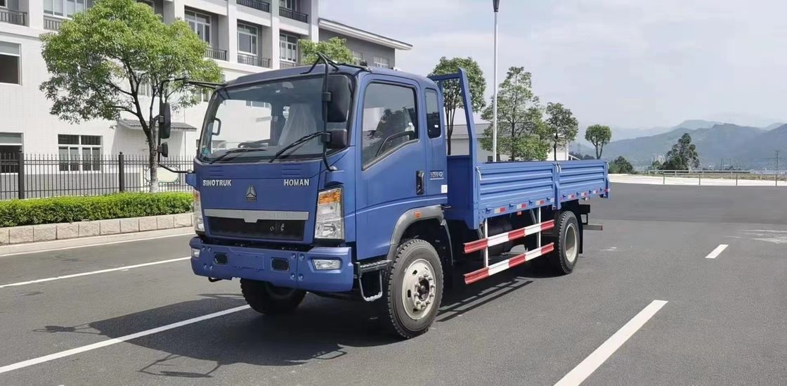真新しいSinotruck HOWO RHD右のステアリング ドライブ10Ton貨物トラック4X2