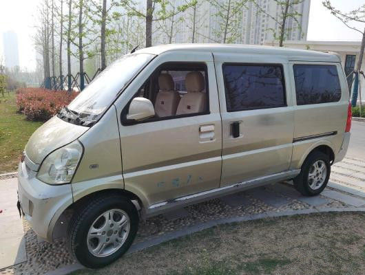 2013年のWuling車7の座席小型バス ユーズド・カー ガソリン燃料LHDドライブ モード