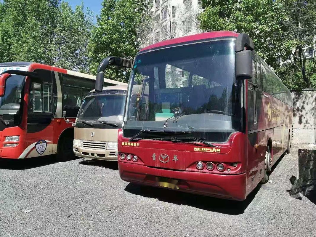 使用されたYoungmanバスNEOPLANシャーシ48seatsのエアバッグの両開きドアはステアリング後部エンジンによって使用された乗客バスを去った