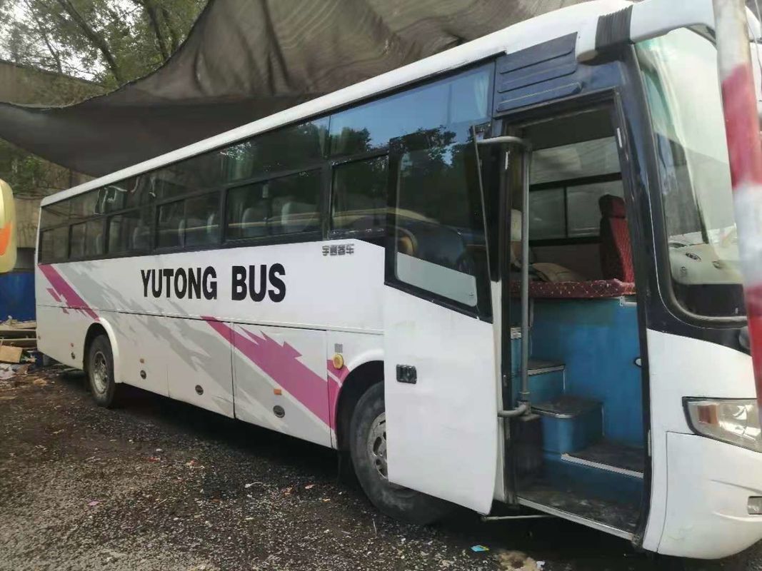 Yutong使用されたバスZk6112d 54は前部エンジン バス鋼鉄シャーシYCをつける。177kwは観光バスを使用した