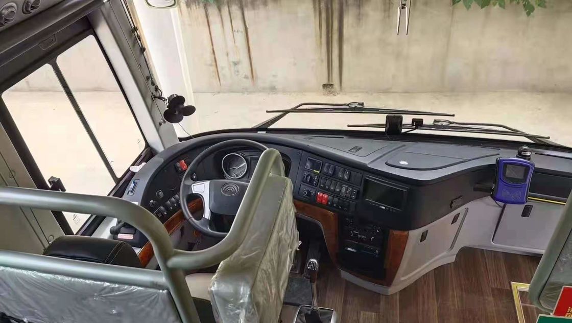 使用されたYutongのコーチZK6120 50の座席2020の年によって使用される乗客バス両開きドアの低いキロメートル