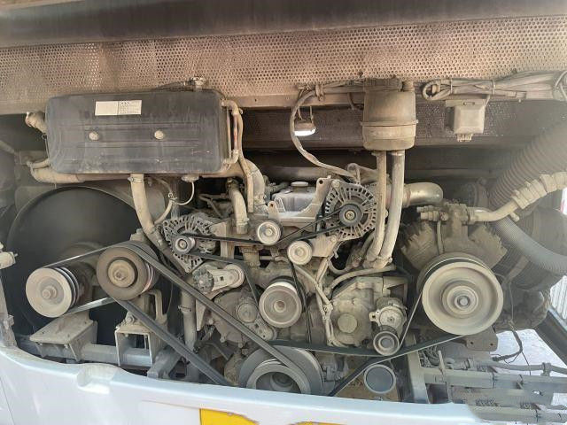 Sunlong使用されたバスSLK6873 39は2016アフリカのための後部ディーゼル機関の鋼鉄シャーシのYuchaiの162kwによって使用されるコーチ バスをつける