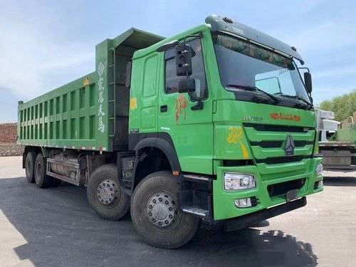 中国秒針のSinotruk HOWO 7の大型トラック380の馬力8X4 8.2mダンプ トラックZZ3317N4667E1