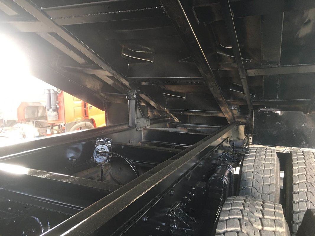 使用されたShacman F3000の大型トラック340の馬力6X4 5.6mダンプ トラックSX3255DR384