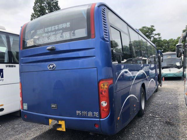 アフリカのための使用されたより高いバスKLQ6119T 51Seats Yuchai後部エンジン171kwのエアバッグのシャーシの35000km使用された観光バス