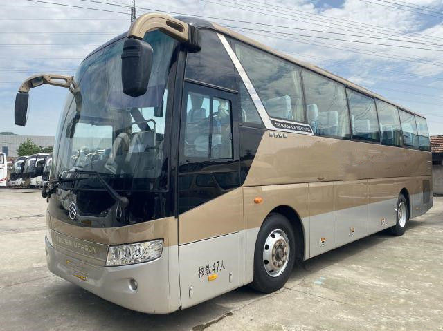 使用された金ドラゴン バスXML6103 47seats 171後部エンジンの単一のドアはコーチ バスを使用した