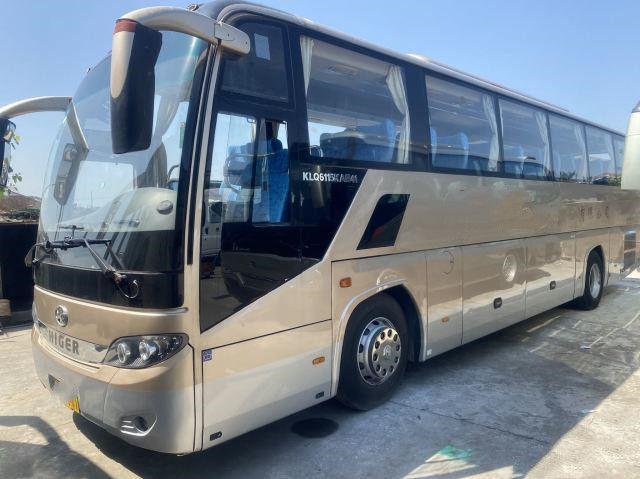 使用されたコーチ バスより高いブランドKLQ6115 51seats Weichaiの後部エンジンのエアバッグのシャーシの両開きドアの左のステアリング