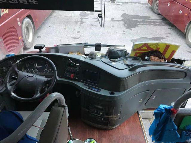Ankaiのアフリカのためのブランドによって使用される観光バスHFF6909 38の座席エアバッグのシャーシのYuchaiエンジンの低いキロメートルによって使用される乗客バス