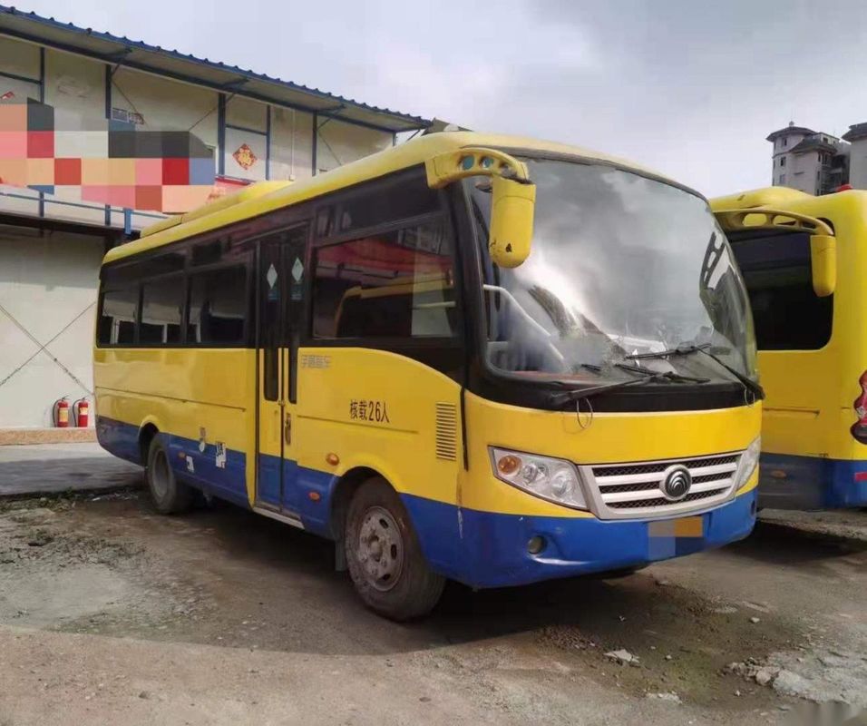 使用されたYutong小型バスZK6720d前部エンジン95kw Yuchaiのよい乗客バス ユーロIV 26seats